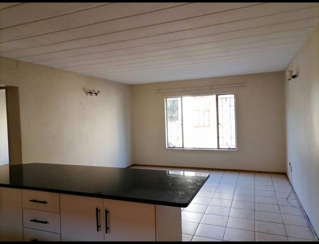 2 BEDROOM PROPERTY TO RENT IN HELDERKRUIN